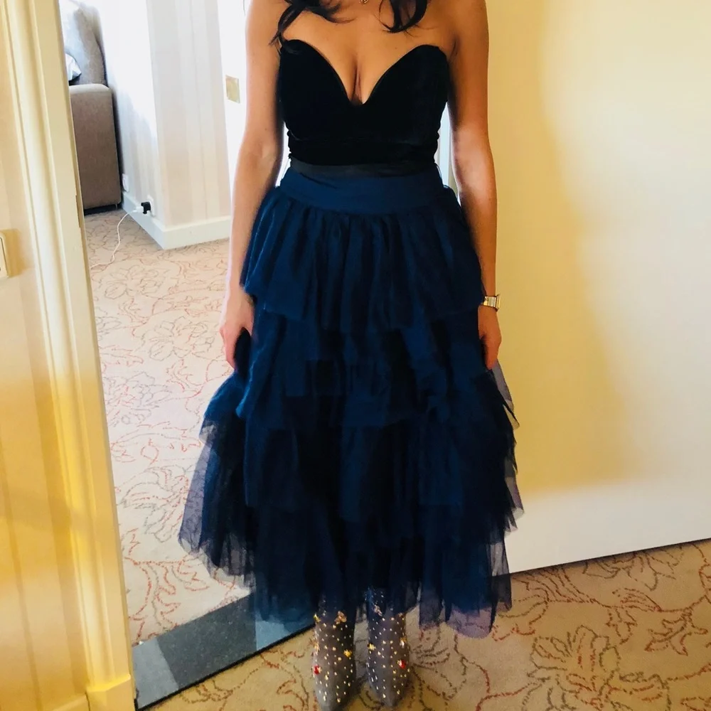 Beautiful Navy Dark Blue Carrie Bradshaw inspired skirt. - Picture 5 of 5